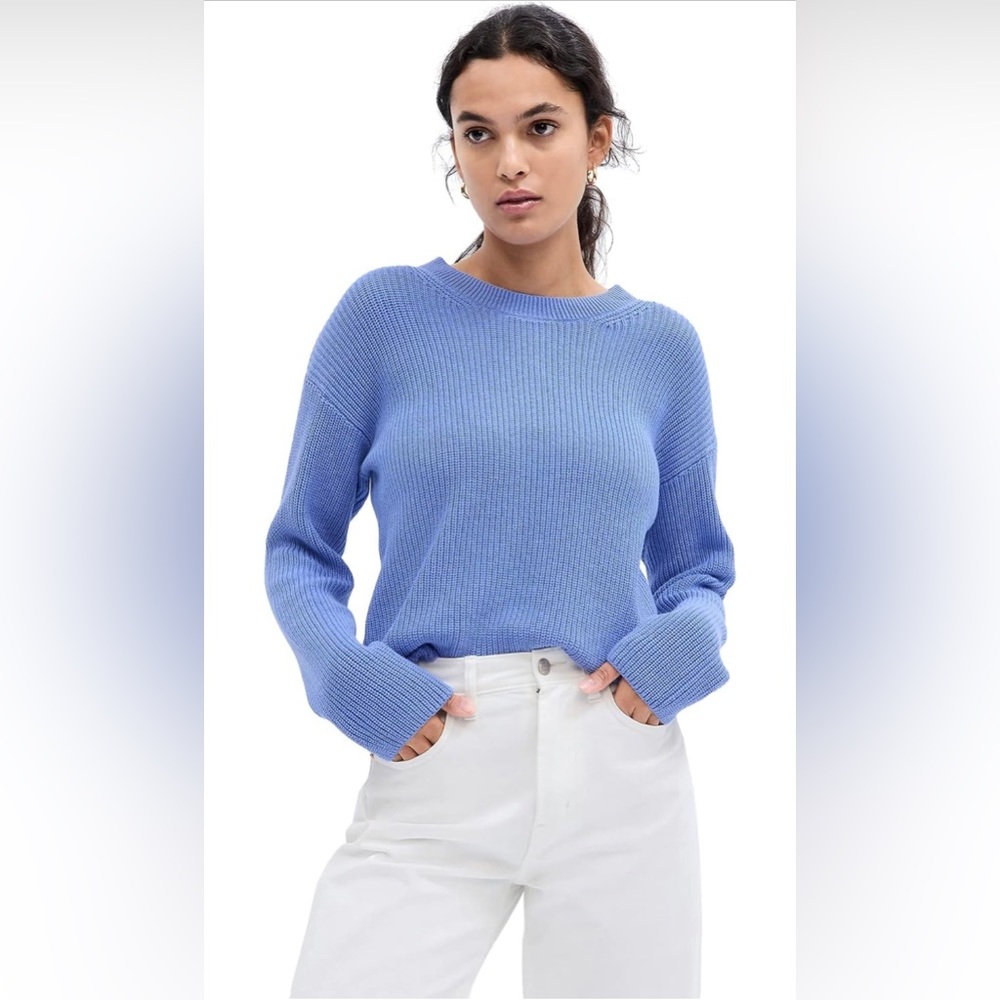 GAP light blue split hem sweater size XS